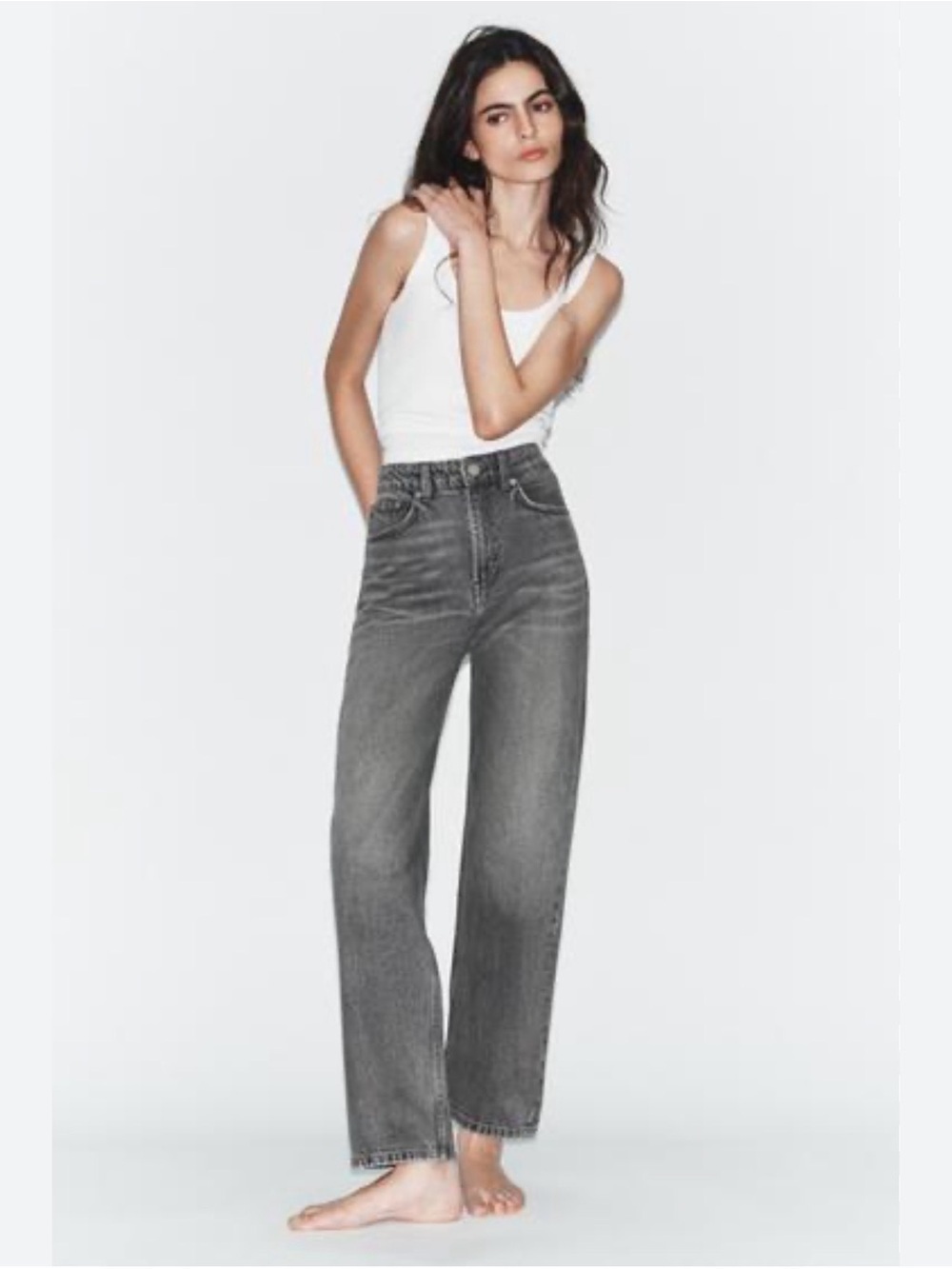ZARA MOM FIT HIGH-WAIST JEANS Size 10
